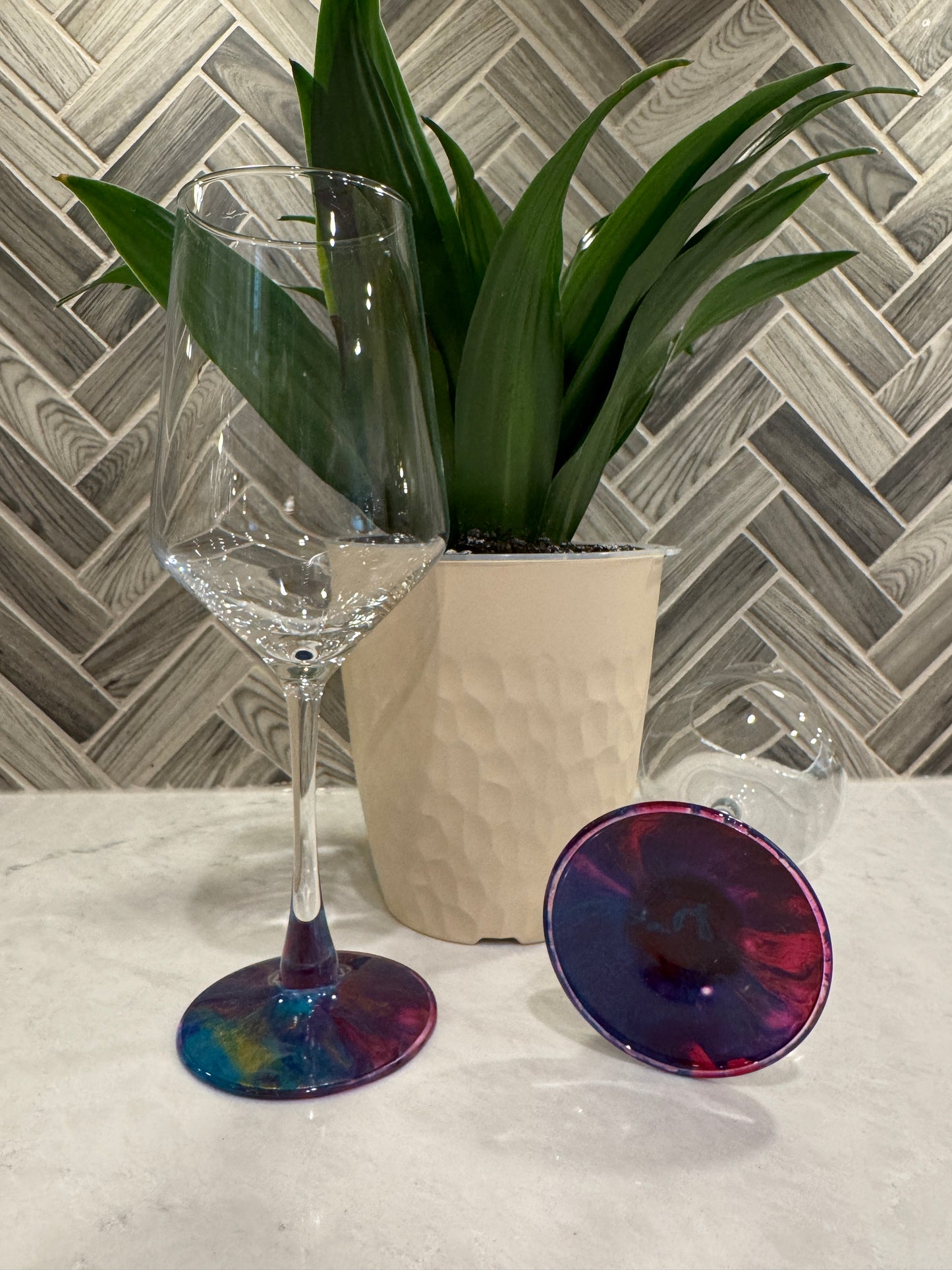 It's a Party Pink/Blue Wine Glasses